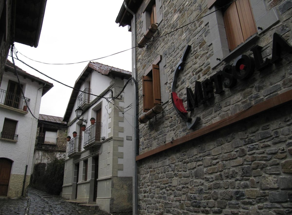 Metsola Apartamentos Rurales en Isaba — 1