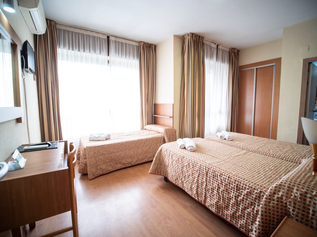 Hotel Castilla — 4
