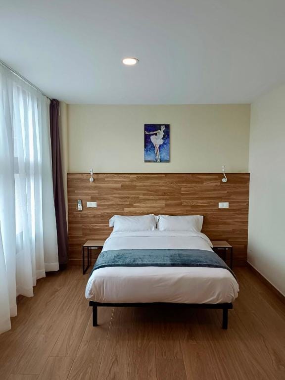 Apartahotel Golden Alcalá — 1