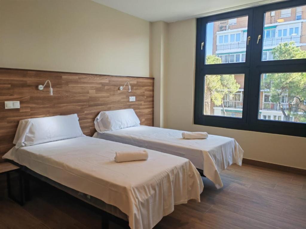 Apartahotel Golden Alcalá — 2
