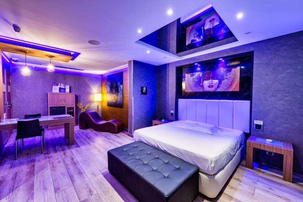 Zouk Hotel — 2
