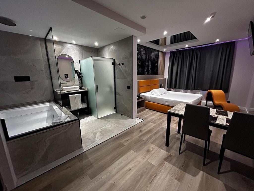 Zouk Hotel — 3