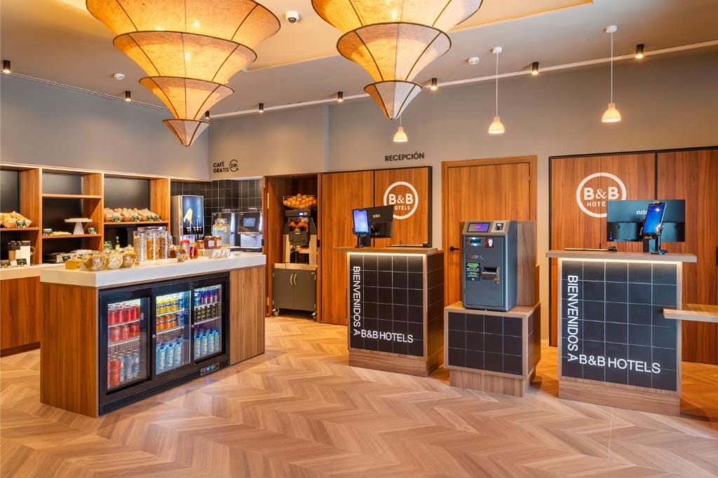 B&B HOTEL Alicante Centro — 4