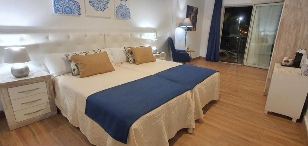 Sandra Rooms — 2