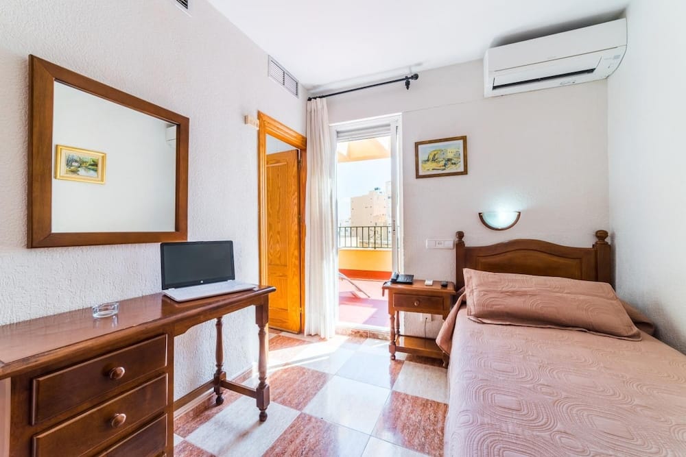 Hotel Sevilla — 3