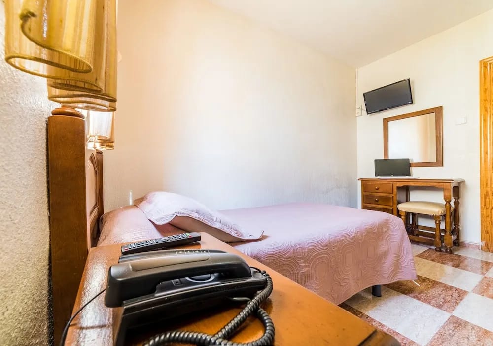 Hotel Sevilla — 4