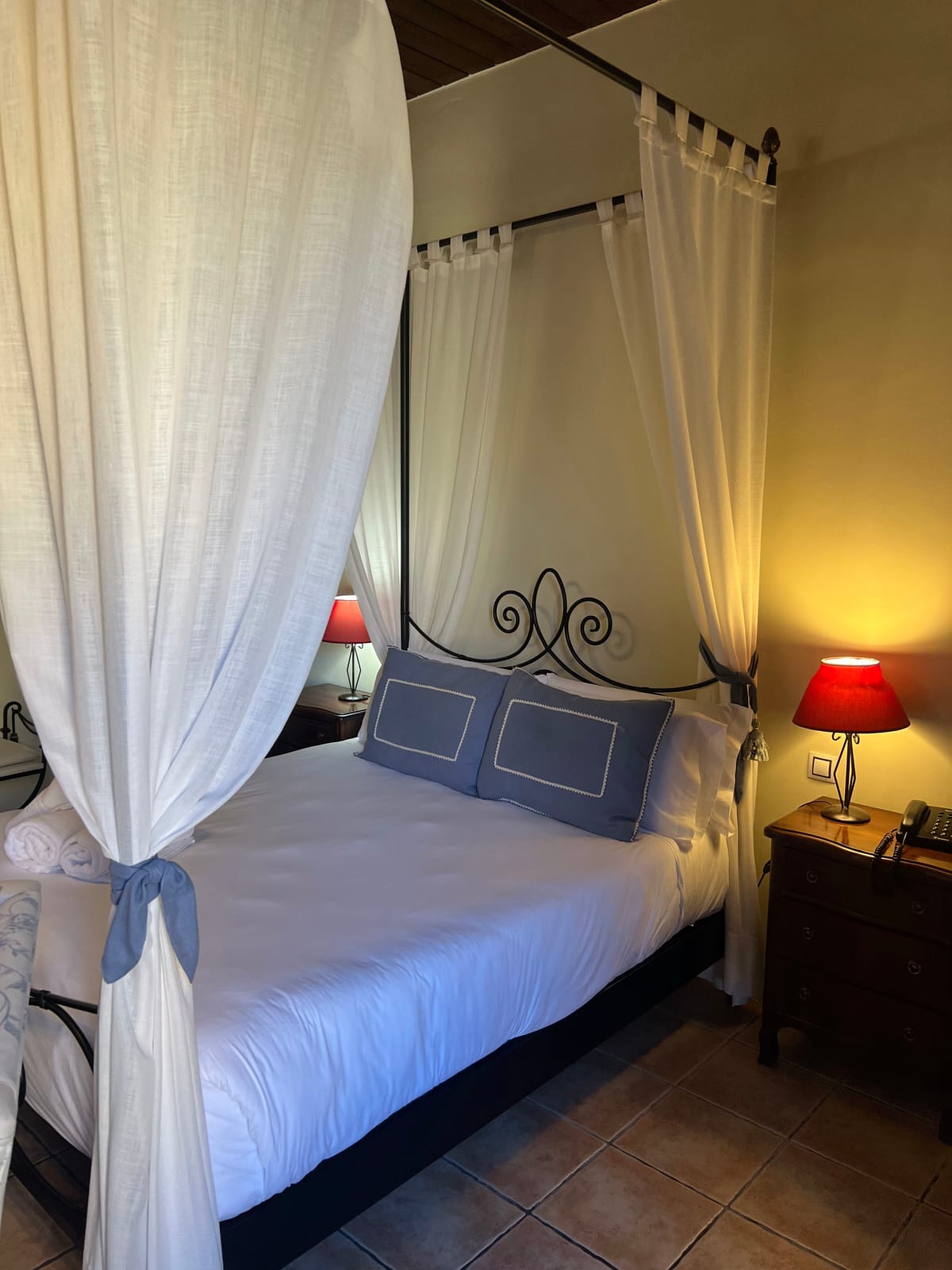 Hotel De La Villa — 4