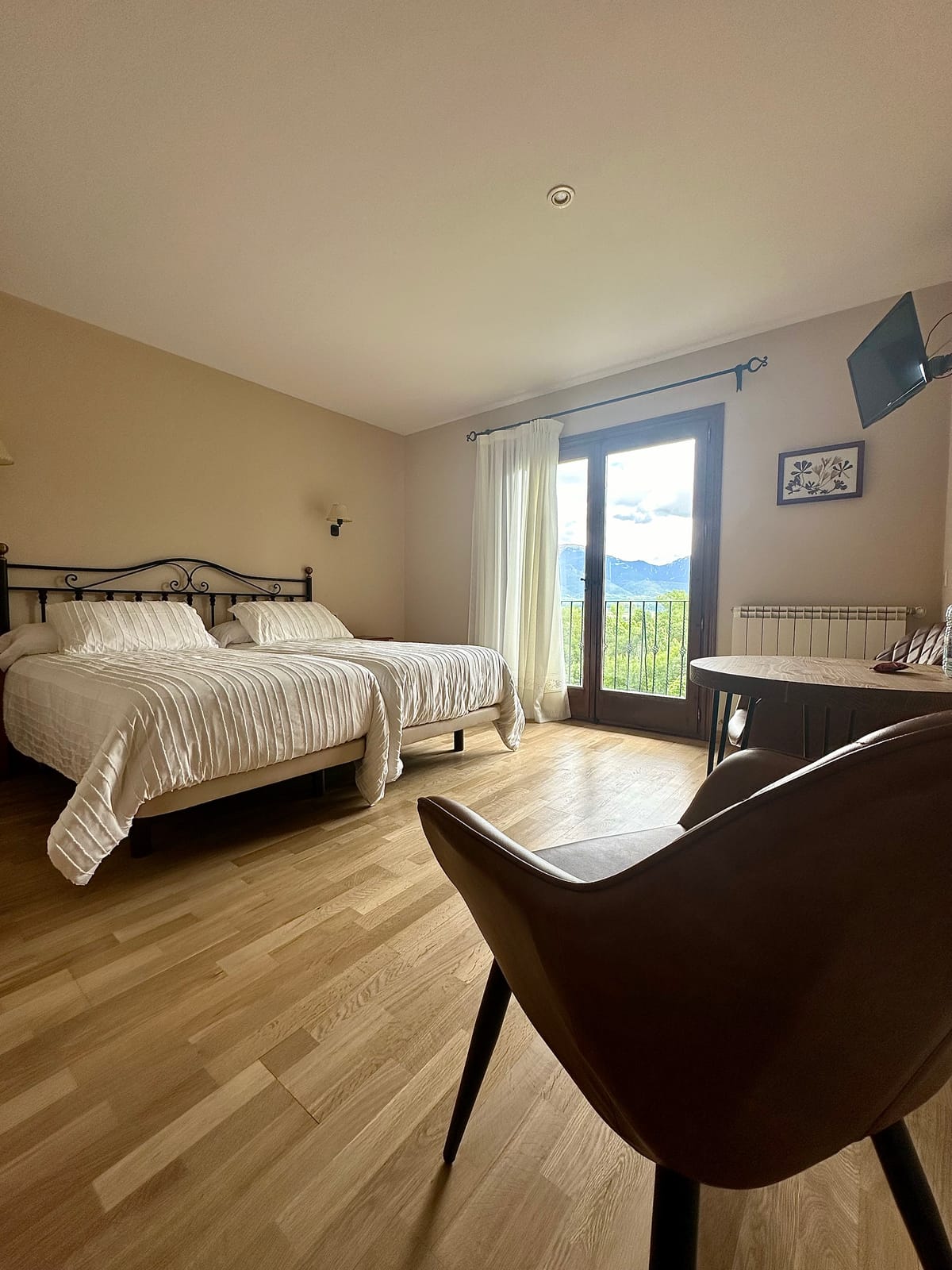 HOTEL CAL MARTRI — 1