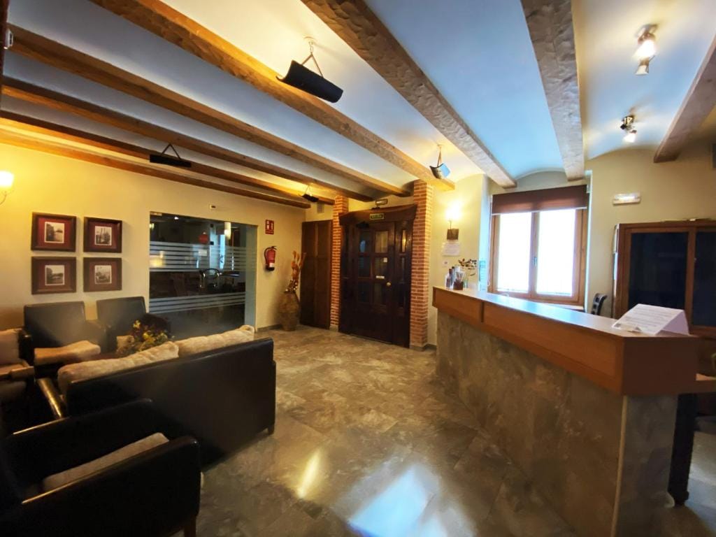HOTEL EL RASTRO - Palacio Duque de Tamames - — 4