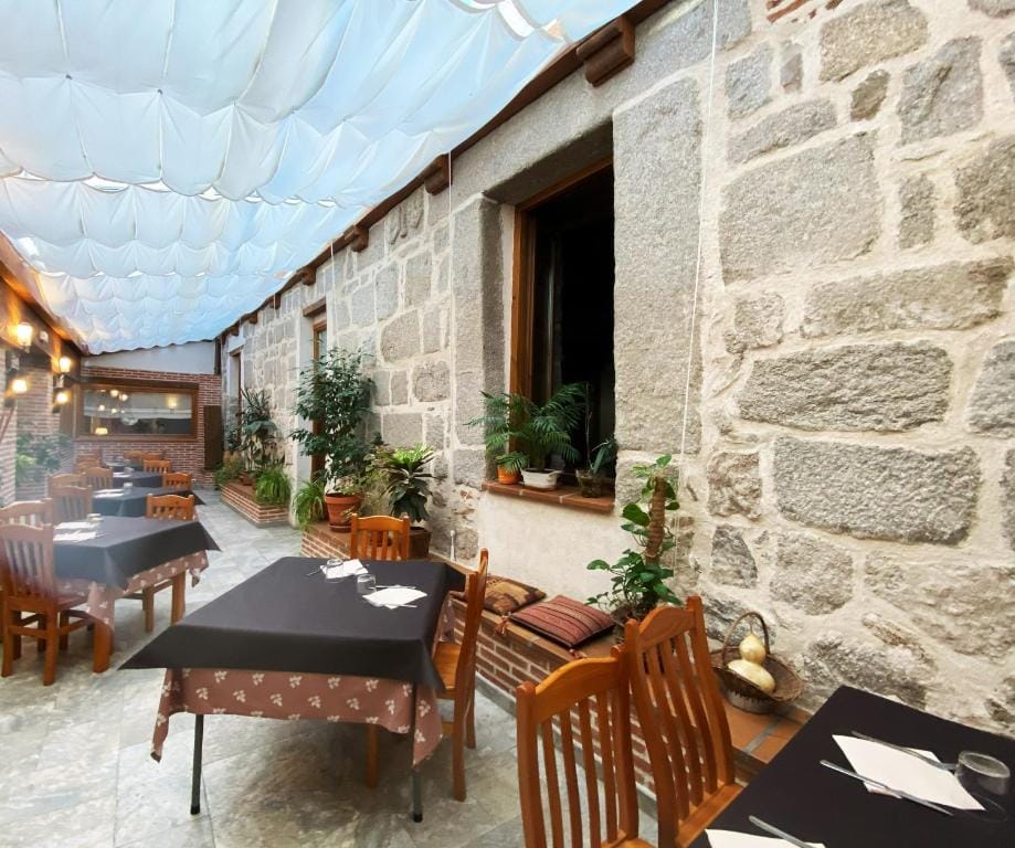 HOTEL EL RASTRO - Palacio Duque de Tamames - — 5