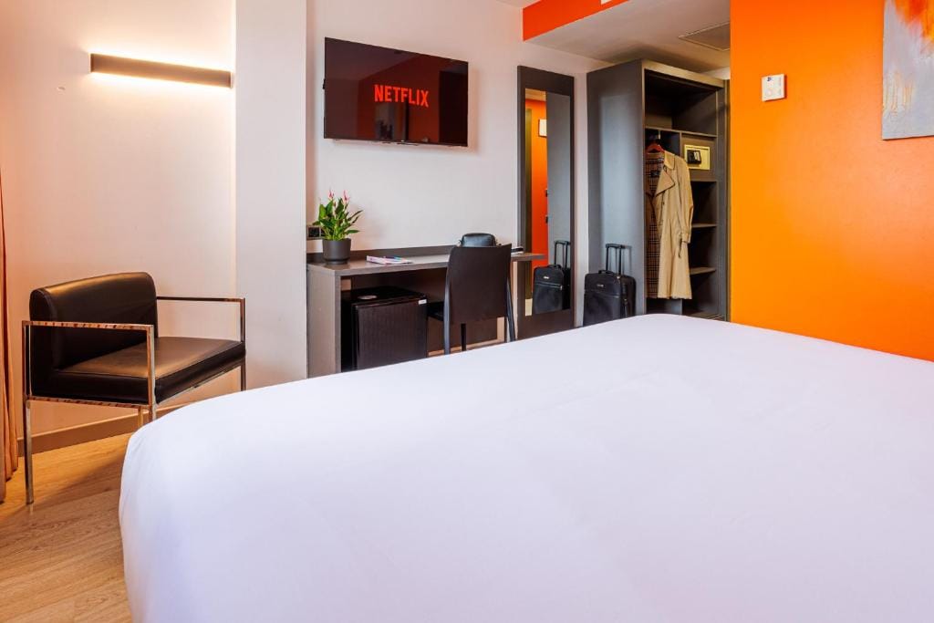 Hotel H2 Avila — 1