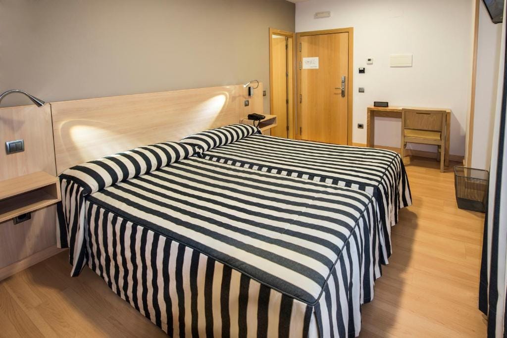 Hotel Puerta de la Santa — 4