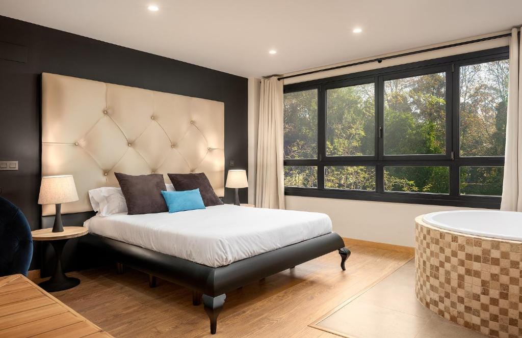 SUITE 1907 AVILES — 5