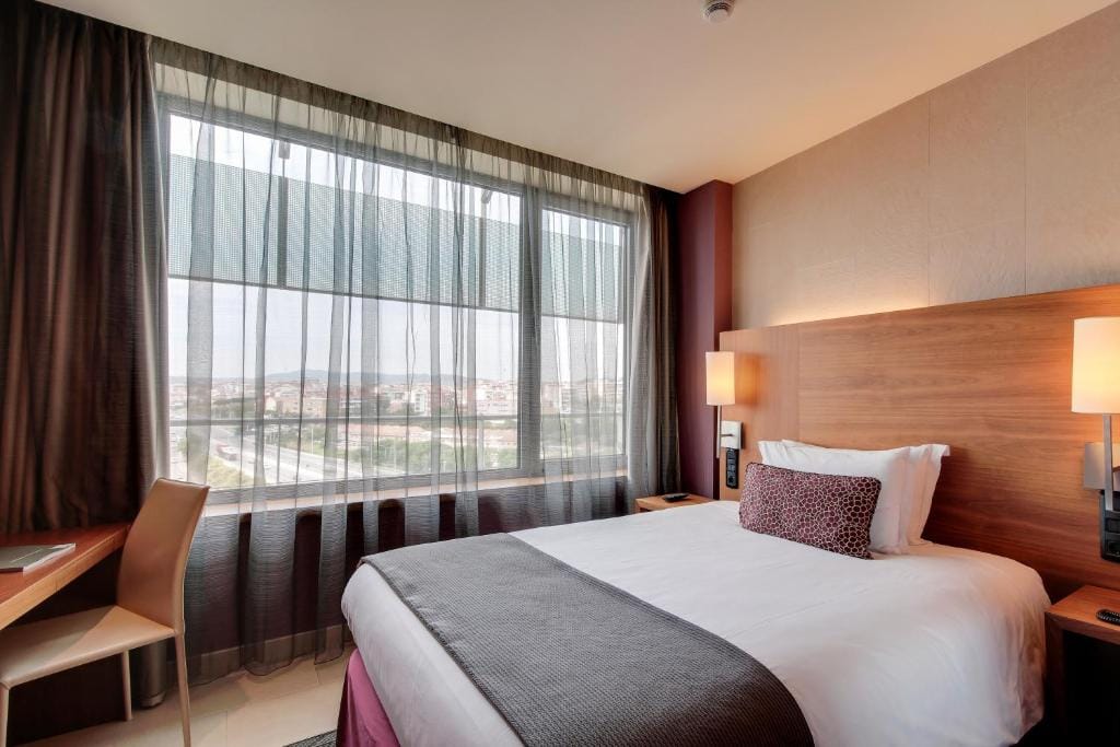 Hotel Badalona Tower — 2
