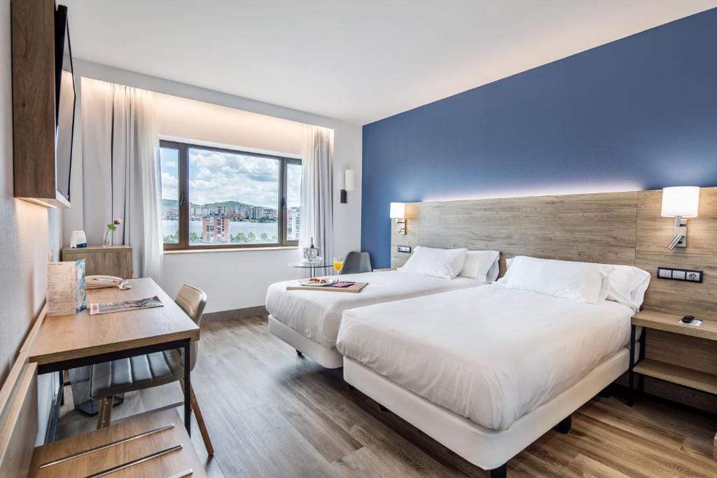 Hotel Puerta de Bilbao — 2