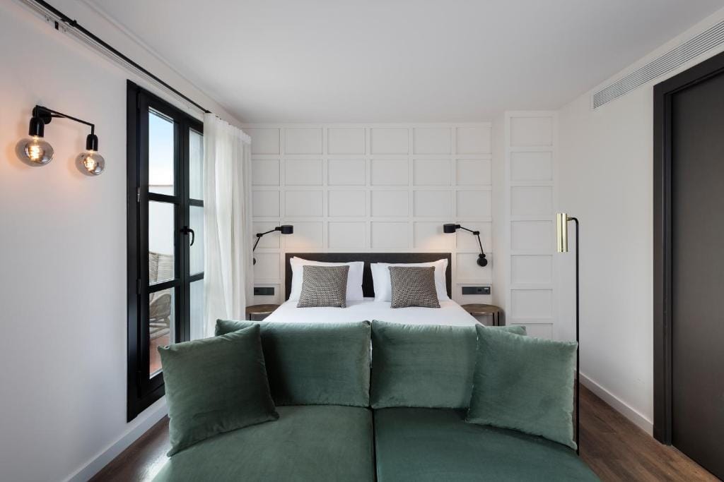 Yurbban Ramblas Boutique Hotel — 2
