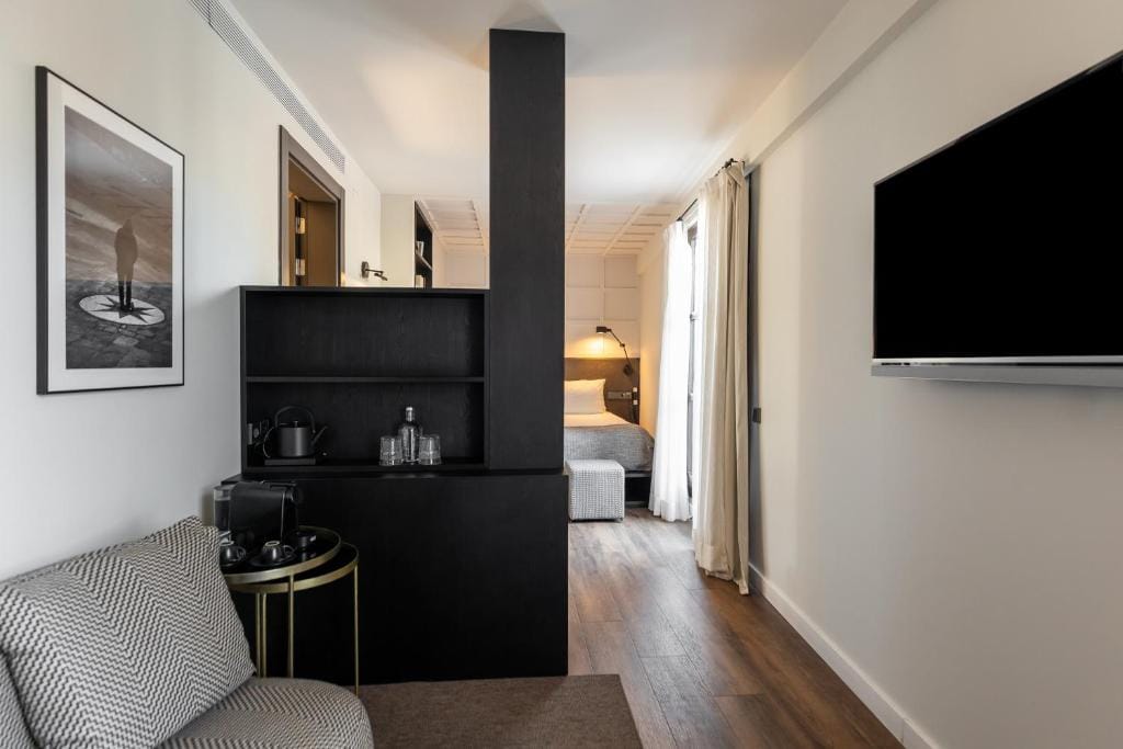 Yurbban Ramblas Boutique Hotel — 5