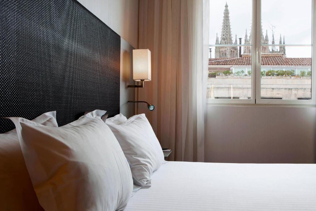 AC Hotel Burgos by Marriott — 4