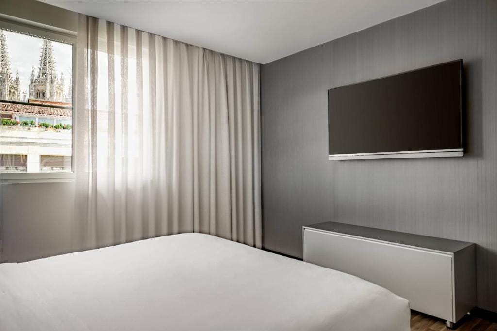 AC Hotel Burgos by Marriott — 5