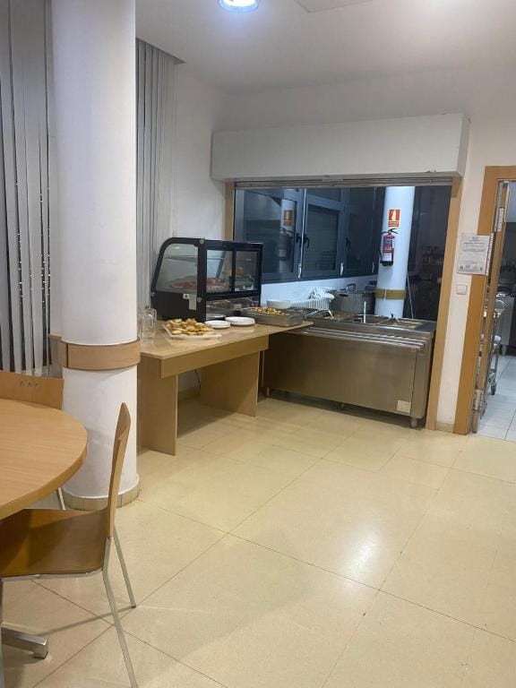 Residencia Universitaria MIRESI BURGOS SAGRADO CORAZON — 2