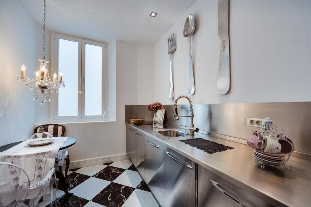 Purple Dog Suites — 2