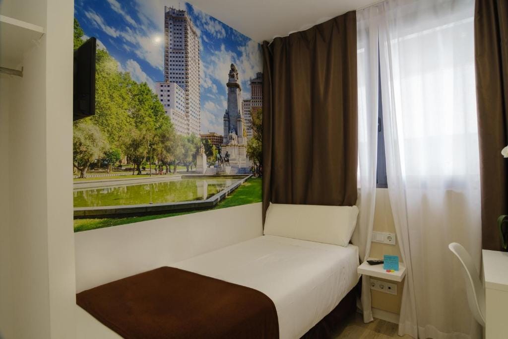 Hotel BESTPRICE Alcalá — 2