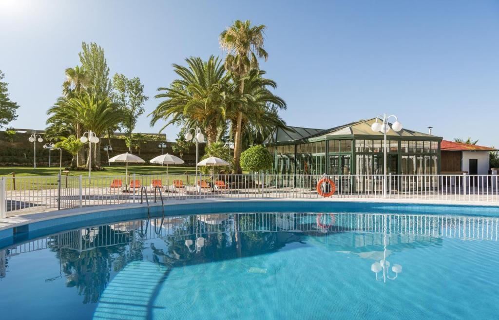 Hotel Ilunion Las Lomas — 1