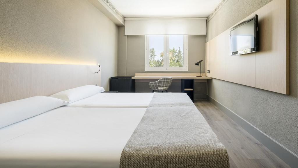 Hotel Ilunion Las Lomas — 2