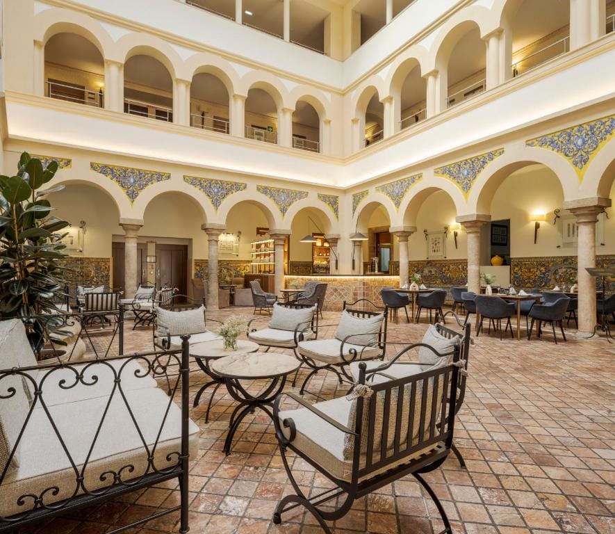 Hotel Ilunion Mérida Palace — 4