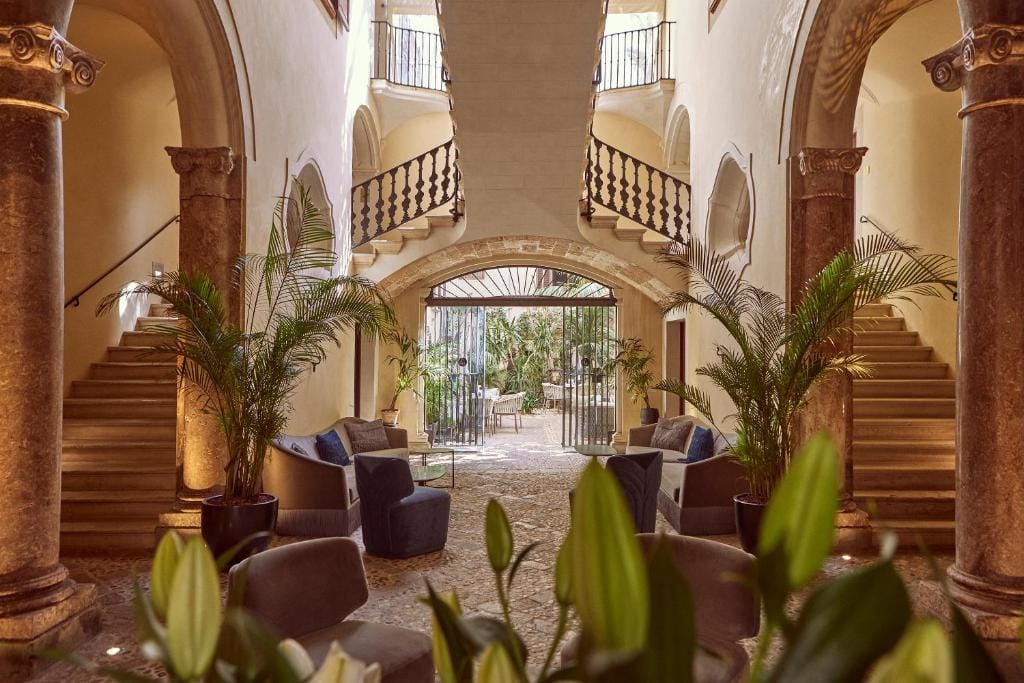 Palacio Can Marqués by Puro — 1