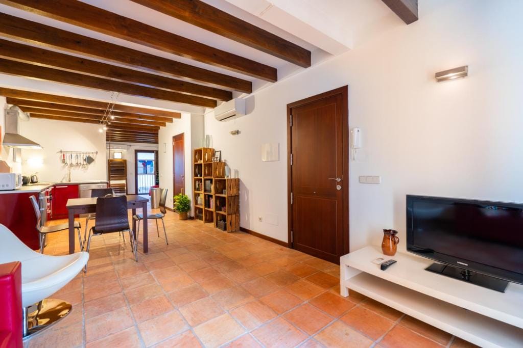 POC A POC SUITES — 5